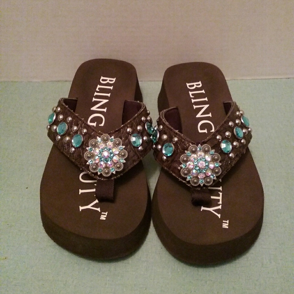 Bling Beauty Brown Flip Flops size 7